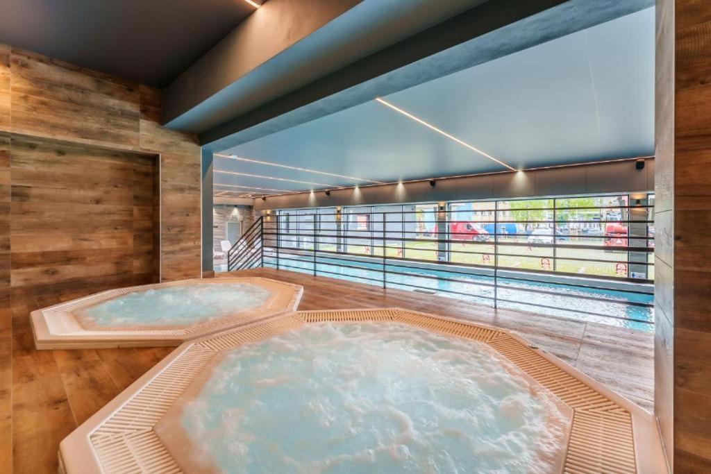 Apartamenty 214 Kasprowicza 20B Basen, Sauny,Fitness 코워브제크 외부 사진