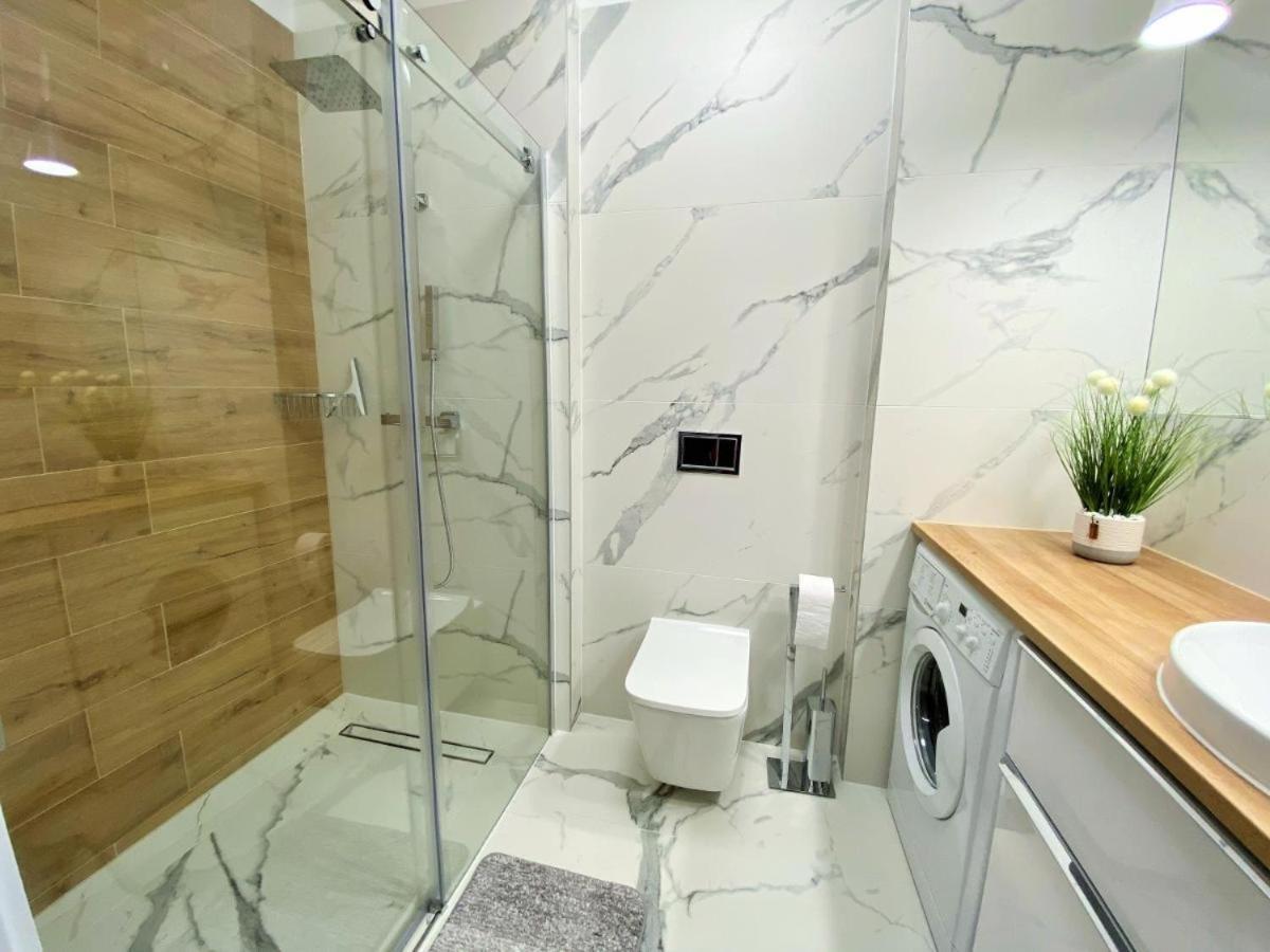 Apartamenty 214 Kasprowicza 20B Basen, Sauny,Fitness 코워브제크 외부 사진